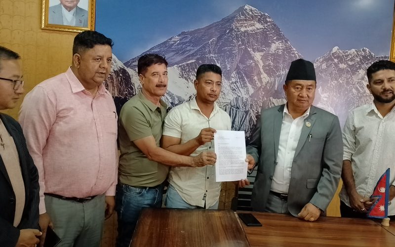 सरकारी जग्गा संरक्षणका लागि अभियान समितिले बुझाइयो मुख्यमन्त्री कार्यलय र सिडियो कार्यलयमा ध्यानाकर्षण पत्र