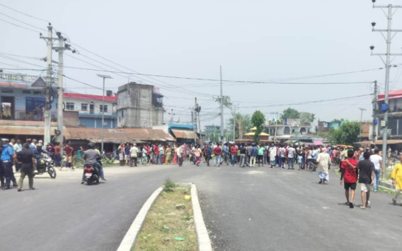 माेरङमा तनावग्रस्त, हवाई फायर र अश्रुग्यास प्रहार