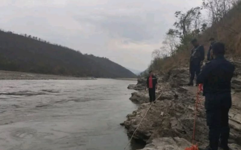 संखुवासभामा जीप अरुण नदीमा खस्दा ६ जना बेपत्ता