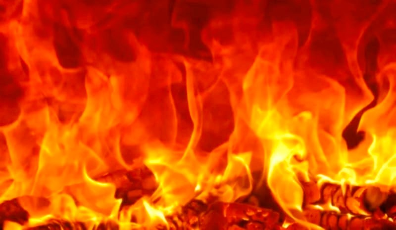 इटहरीको प्लाई फ्याक्ट्रीमा भिषण आगलागी