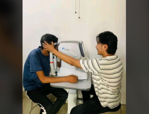 उर्लाबारीको मेचि चश्मा घर: विश्वासिलो आँखा जाँच सेवा प्रदान गर्दै