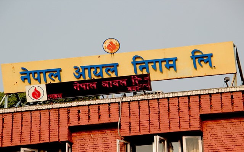 पेट्रोलियम पदार्थको मूल्य बढ्दा,सस्तियो हवाई इन्धन