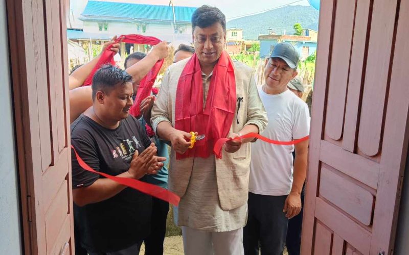 नेता बानियाँले गरे मनहरीमा एकैदिन पाँच वटा पूर्वाधार परियोजनाको उद्घाटन