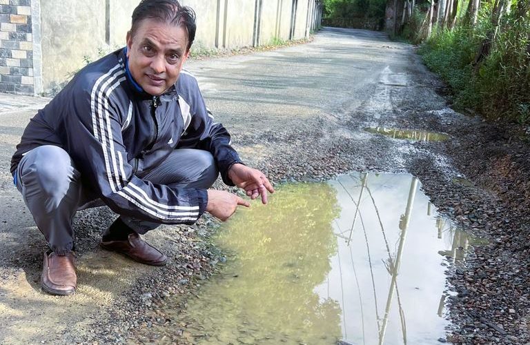 “भ्रष्टाचार र बेवास्ताप्रति जागरूक– हरिवंशको स्टाटसमा युवा पुस्ताको प्रश्न उठाउने शैलीको प्रशंसा”