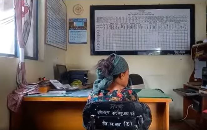 “मकवानपुर राक्सिराङमा २२ वर्षीया चेपाङ सुत्केरी महिलामाथि बलात्कार, दुई महिनाको शिशु बोकेर मानव अधिकारकर्मीको साथमा प्रहरीमा उजुरी”