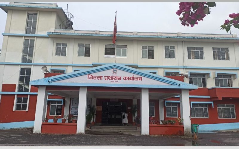 चितवन प्रशासनको आग्रह : नारायणघाट–मुग्लिन सडक खण्डमा अत्यावश्यक बाहेक यात्रा नगर्न अनुरोध