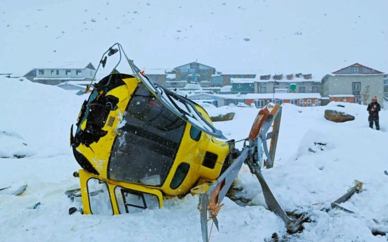 लबुचेमा हेलिकप्टर दुर्घटना, क्याप्टेन सकुशल