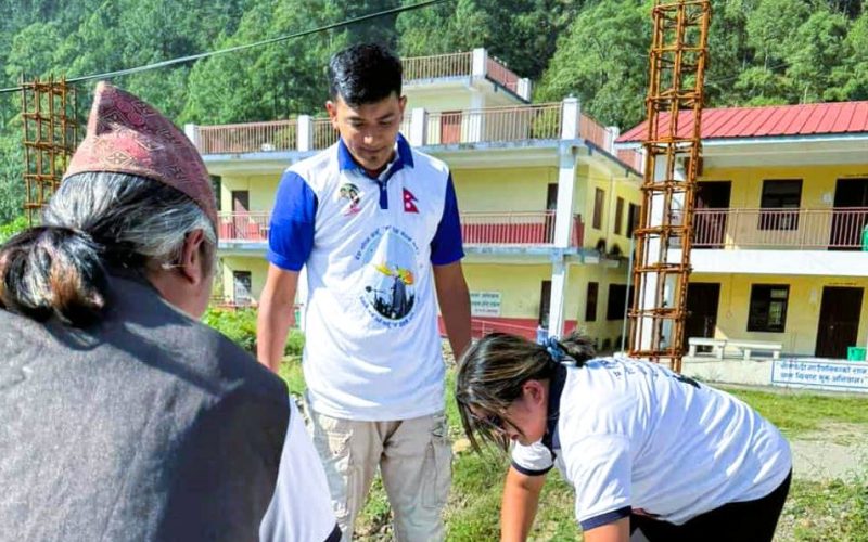 भीमफेदीमा हर्क साम्पाङ ‘अ रेभुलेसन श्रम संस्कृति पार्टी’को संगठन विस्तार, सरसफाई अभियानसहित श्रमद्वारा पहिचान खोज्ने अभियान