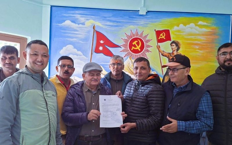 एमाले महाधिवेशनका लागि हेटौँडाबाट नवीन सिग्देलको उम्मेदवारी दर्ता, कार्यकर्तालाई सक्रिय सहभागिताको आग्रह