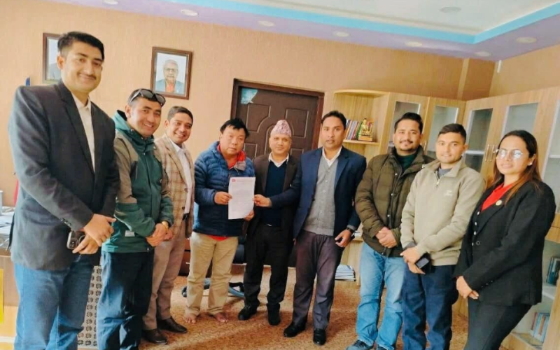 अखिल नेपाल विद्यार्थी यूनियन समाजवादीद्वारा शिक्षा मन्त्री महावीर पुनलाई २८ बुँदे मागसहित ज्ञापनपत्र