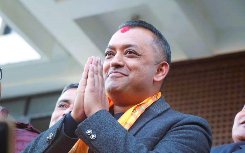 निर्वाचन आयोगको निर्णय: नेपाली कांग्रेसको आधिकारिक नेतृत्व गगन थापालाई, देउवा पक्ष चिन्ह विहीन