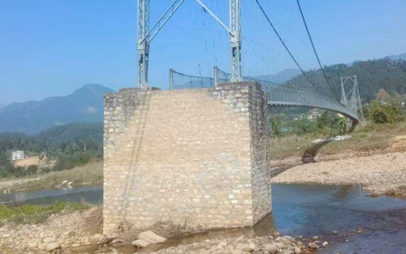 बकैया–३ हात्तिसुँडेकामा झोलुङ्गे पुल क्षतिग्रस्त हुँदा दूध बजार ठप्प, किसानप्रति गाउँपालिकाको बेवास्ताप्रति विशाल राज महतको ध्यानाकर्षण