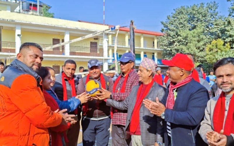 हेटौंडामा नगरस्तरीय छात्र भलिवल प्रतियोगिताको उत्साहपूर्ण सुरुआत
