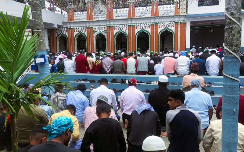 हेटौंडामा उल्लासपूर्ण रूपमा मनाइयो इद, मस्जिदहरूमा नमाज र शुभकामना आदानप्रदान