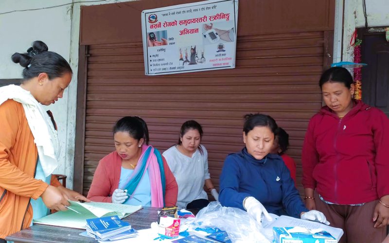 मनहरी–२ मा नसर्ने रोगको समुदायस्तरिय स्क्रिनिङ्ग, ८५ जनाको स्वास्थ्य परीक्षण