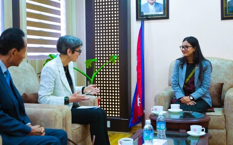 नेपाल–स्विजरल्याण्ड सम्बन्ध सुदृढीकरणमा जोड : मन्त्री सोभिता गौतम र राजदूत डाक्टर ड्यानियल म्युलीबीच भेटवार्ता