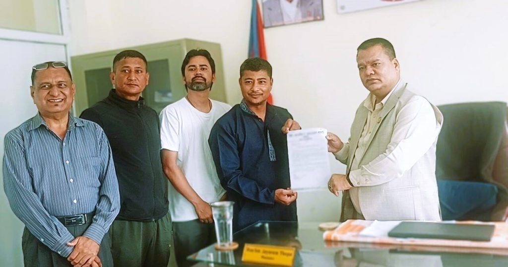 हेटौडामा ड्राइभिङ लाइसेन्स ट्रायल प्रणाली सुधारको माग, पारदर्शिता र सेवाग्राही अधिकार सुनिश्चित गर्न ध्यानाकर्षण पत्र