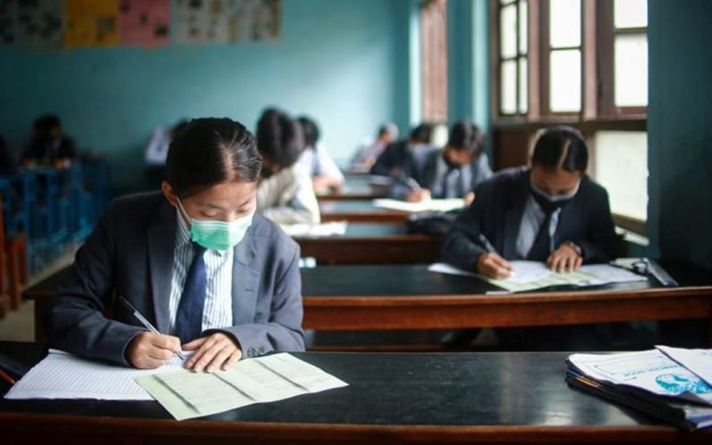 मकवानपुरमा ७ हजारभन्दा बढी विद्यार्थी सहभागी: एसईई परीक्षा सुरु, पहिलो दिन अंग्रेजी सम्पन्न