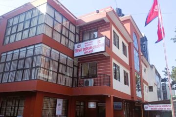 लालझाडी–चौकीटोल जोड्ने पुल निर्माण ढिलाइ: जोखिमयुक्त आवतजावतबाट स्थानीय त्रासित, ८ करोड ४७ लाखको परियोजना पुनः म्याद थपिएर निर्माण जारी