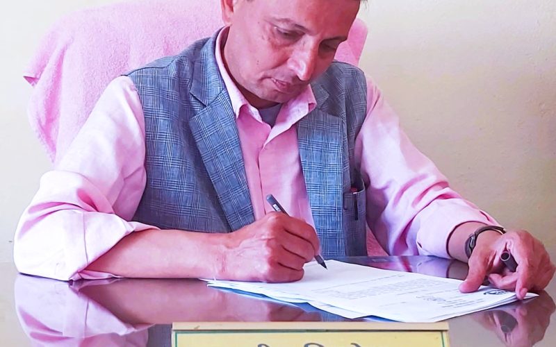 “दुई दिन बिदा र इन्धन मूल्य वृद्धिले विकासमा थप चुनौती” — वडाध्यक्ष सिग्देल