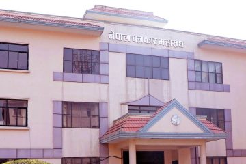 कैची प्रहार गर्दा एक महिला घाइते