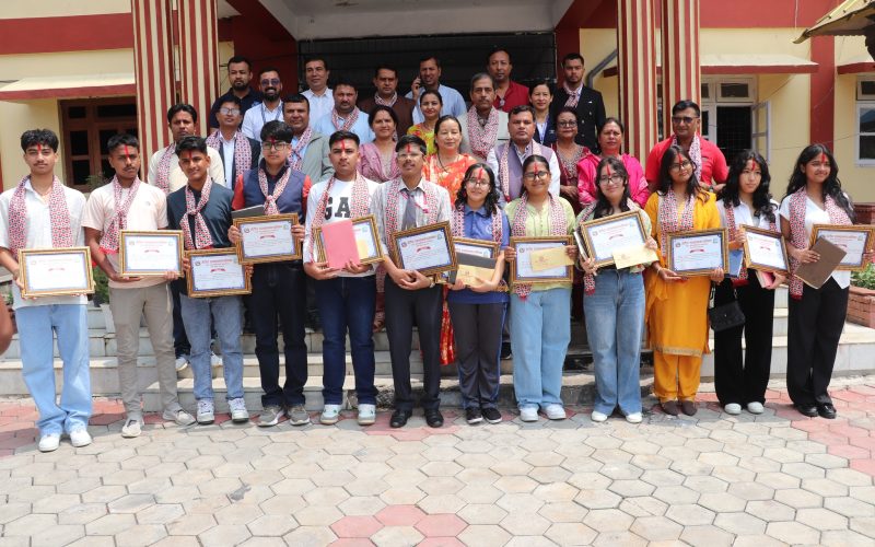 मकवानपुरका १३ ‘४ जीपीए’ विद्यार्थीलाई हेटौंडा उपमहानगरपालिका द्वारा सम्मान