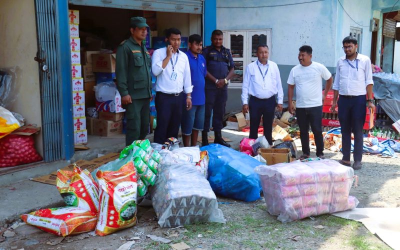 हरिहरपुरगढीमा छड्के बजार अनुगमन : म्याद गुज्रिएका खाद्य सामग्री जफत गरी नष्ट