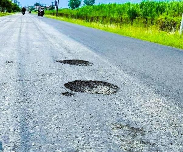 हेटौंडा–५ पिप्ले सडक विस्तारमा गुणस्तरमाथि प्रश्न : केही महिनामै खाल्टाखुल्टी, सामाजिक अभियन्ता विशालराज महतको आक्रोश