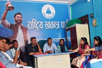 थाहा नगरका आलु किसान निराश : लागतभन्दा कम मूल्यमा आलु बेच्न बाध्य