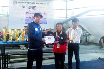 ३० वर्षे प्रहरी सेवा पूरा गरेका प्राविधिक प्रहरी वरिष्ठ नायव निरीक्षक ऋषिराज निरौलाको सम्मानसहित बिदाई