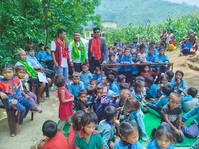 अभिभावकको श्रमदान र सहयोगमा कोथलिटार विद्यालयमा दुई कोठे ट्रस भवन निर्माण, दाताहरू सम्मानित