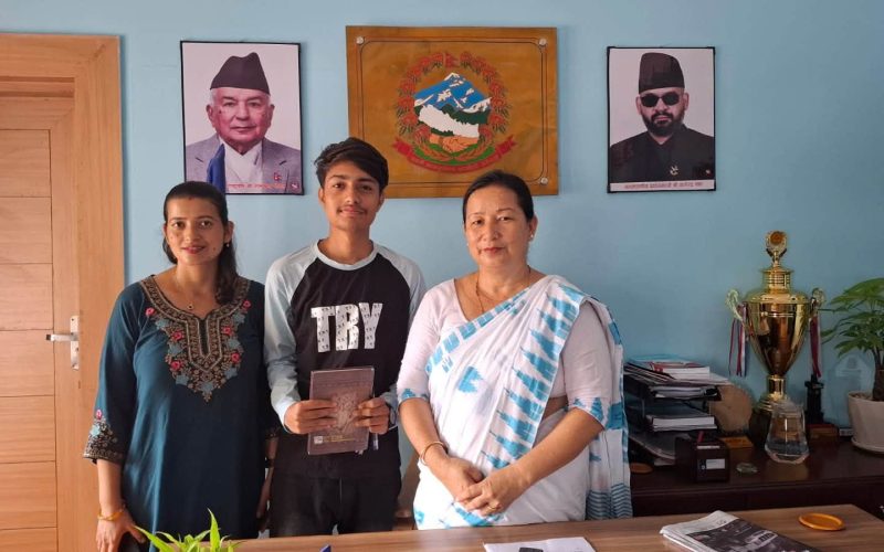 बालमैत्री शहर घोषणाको प्रभाव : हेटौंडाका किशोर रेडियो कार्यक्रम सञ्चालक बन्दै