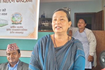 ७० प्रतिशत अनुदानमा कृषि उपकरण वितरण : किसानलाई सम्मान गर्दै कृषि उत्पादन बढाउने अभियानमा हेटौंडा उपमहानगर