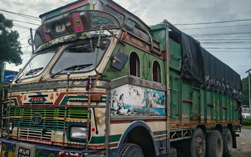 हेटौंडामा निर्दयी तरिकाले २२ वटा गोरु ओसारपसार गर्ने ट्रकसहित चालक नियन्त्रणमा