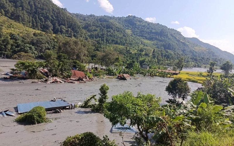 गोरखाको चुमनुव्रीमा पहिरोपछि बुढीगण्डकीमा भीषण बाढी, ५ जना बेपत्ता; उद्धारमा ४३७ सुरक्षाकर्मी परिचालन